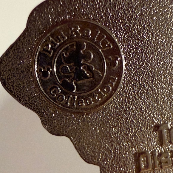 Disney Tokyo Pin Rally Pin - Picture 3 of 3